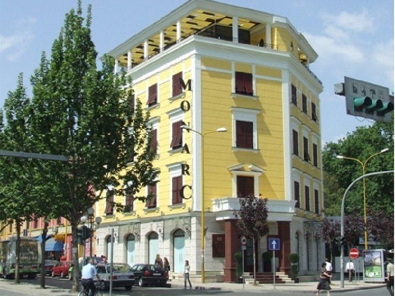 Monarc Hotel Тирана Экстерьер фото